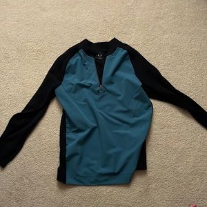 NWOT never worn Mens small green and black pullover